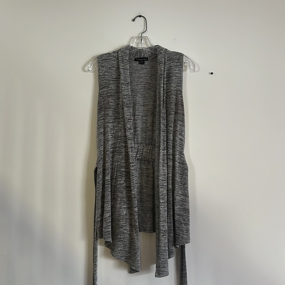 Twenty One stretchy vest with pointed hem
